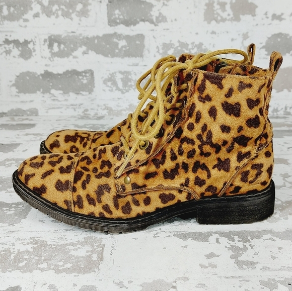 Billabong Willow Way Leopard Print Lace Up Casual Side Zip Ankle Boots W162 - Picture 1 of 10